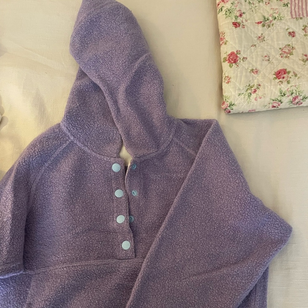 Outdoor Voices fleece pullover